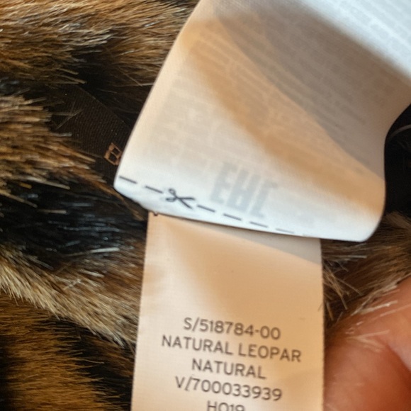 NWT leopard faux fur Banana Republic pull thru scarf - Picture 8 of 8